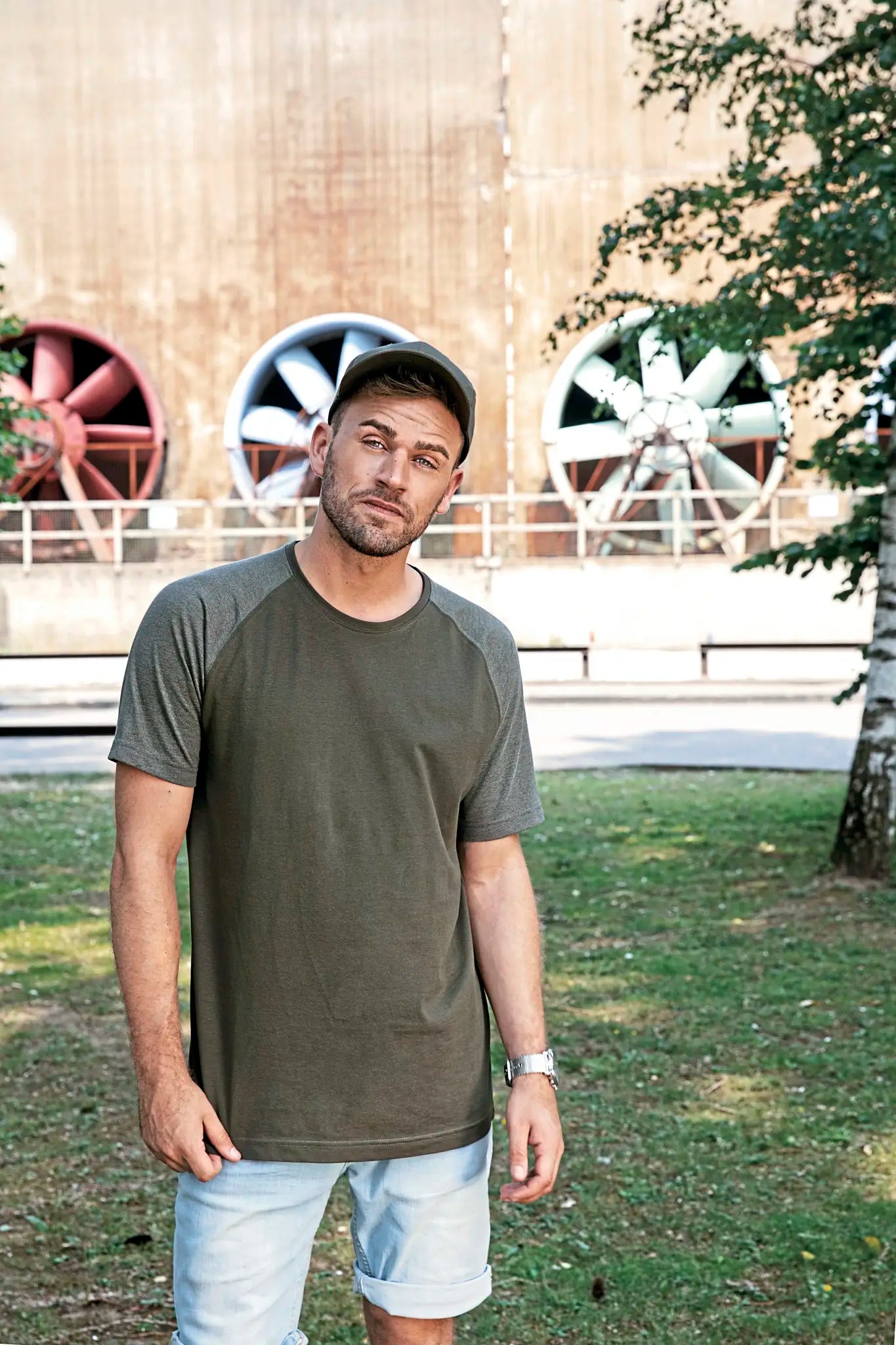 13e7f4897704596b211cf9915949ead4