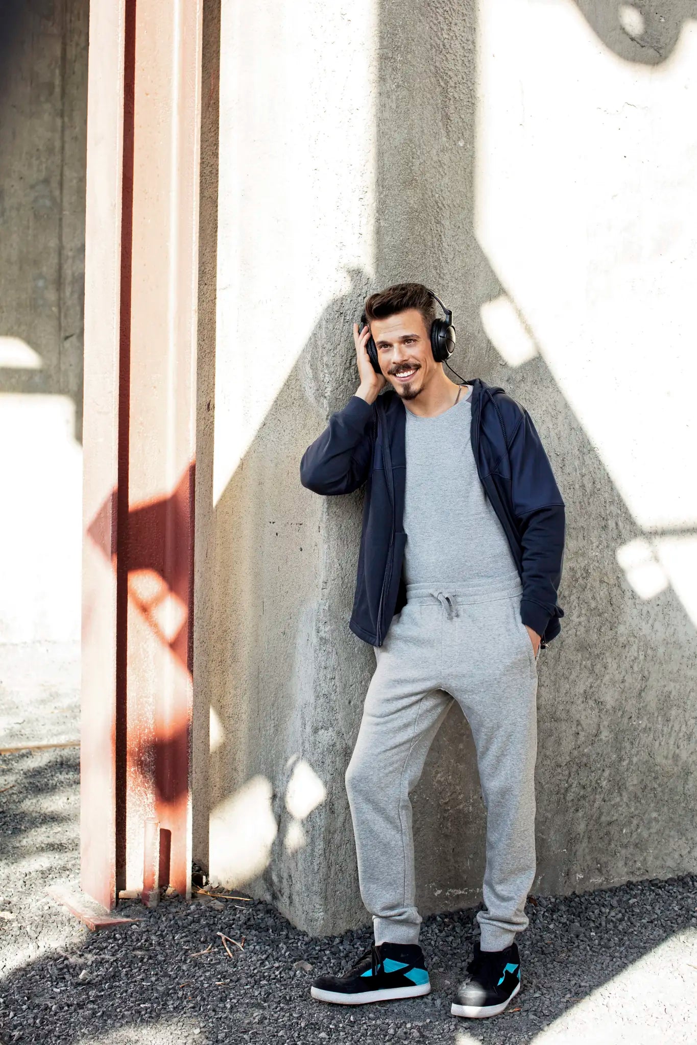 16ef6365dc6979f9eb3bef695d572042